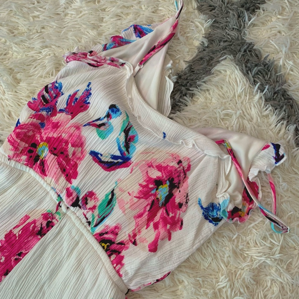 Pink and Cream Floral Romper by One Clothing - Picture 7 of 8